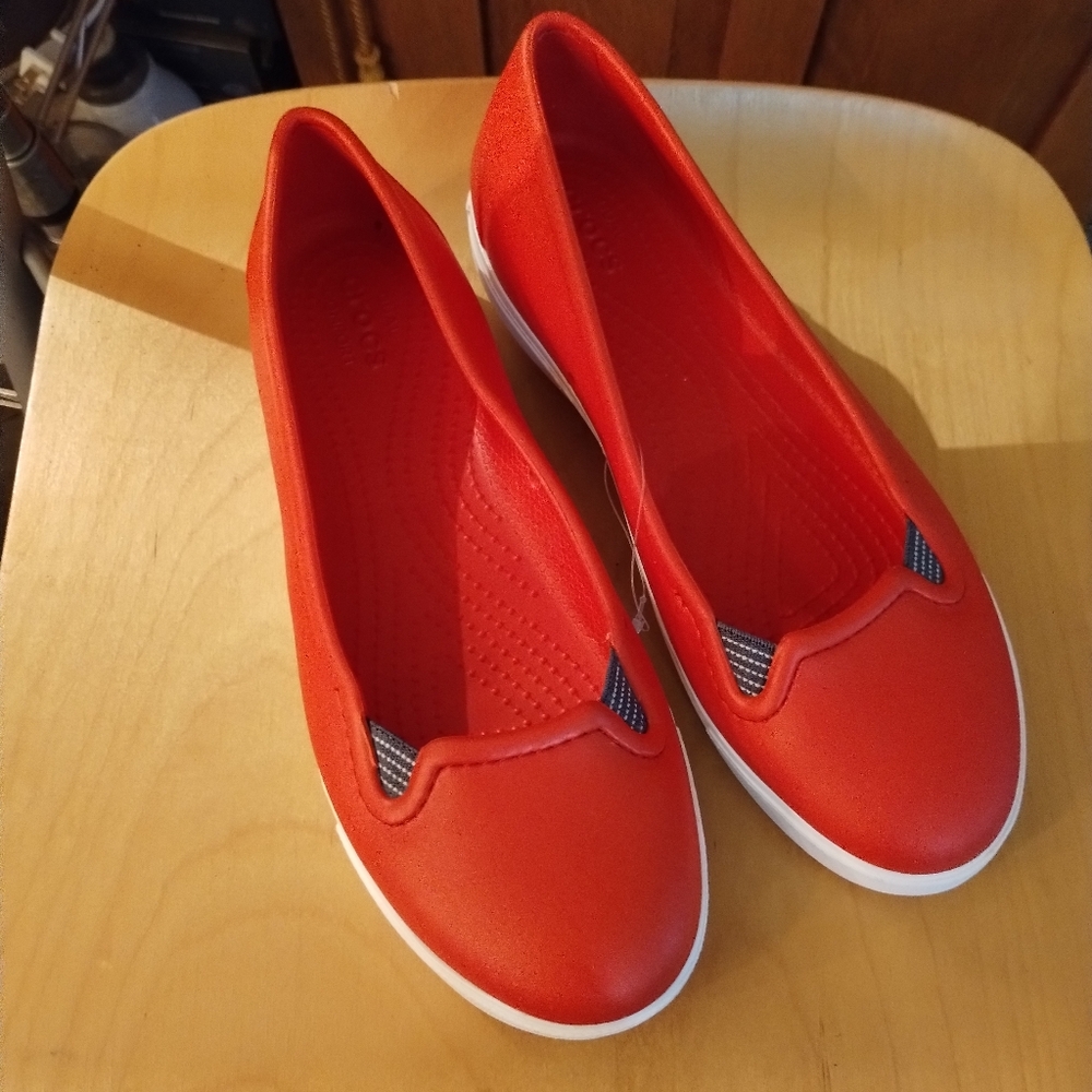 Crocs NWOT red Citilane slip-on ballet flats - Picture 2 of 9